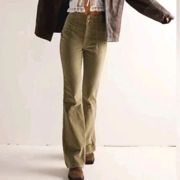 Free People Jayde Flare Leg Pants Woman Sz 32 /34X32 Green Corduroy High Waisted - Picture 1 of 16